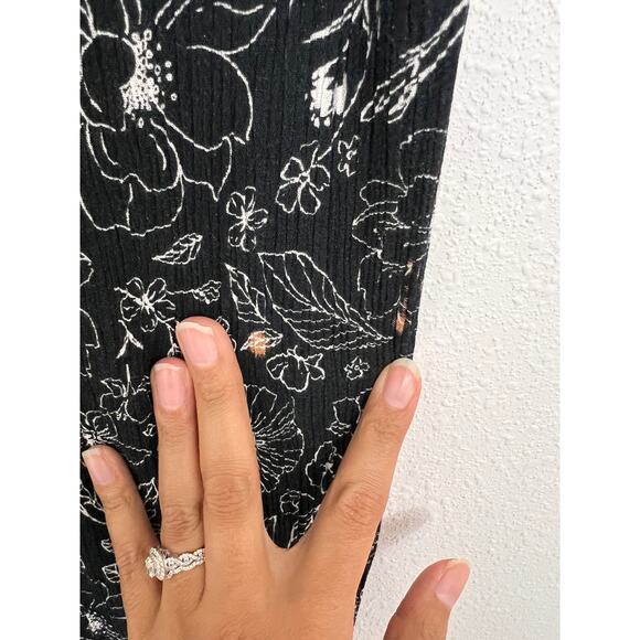 One 5 One Black Floral Wide Leg Pants - Picture 3 of 7